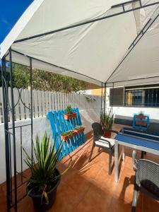 Coliving Villa El Gago的庭院或其他户外区域
