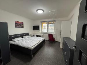 Postel nebo postele na pokoji v ubytování 3 Bedroom Apartment, Playground, bounce mat jump ring