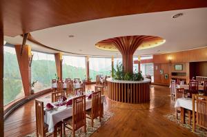 Restaurace v ubytování Deventure Shimla Hills