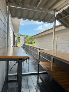 En balkon eller terrasse på 2 - 1000Mbps 1BR Mountain View - Bills Included