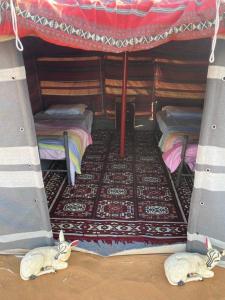 Postel nebo postele na pokoji v ubytování Authentic Nomads camp