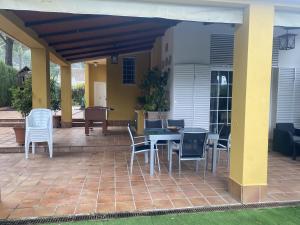Ein Sitzbereich in der Unterkunft Casa el Rincón del Lago Alojamiento Rural