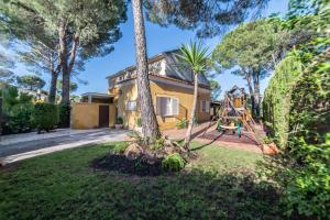 Ein Garten an der Unterkunft Casa el Rincón del Lago Alojamiento Rural