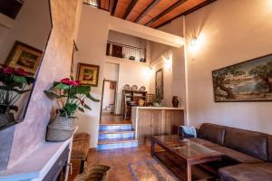 Ein Sitzbereich in der Unterkunft Casa el Rincón del Lago Alojamiento Rural