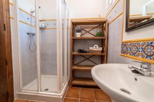 Ein Badezimmer in der Unterkunft Casa el Rincón del Lago Alojamiento Rural