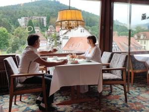 Nespecifikovaný výhled na hory nebo výhled na hory při pohledu z hotelu