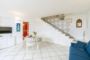 Χώρος καθιστικού στο Gardenia Mare Apartments