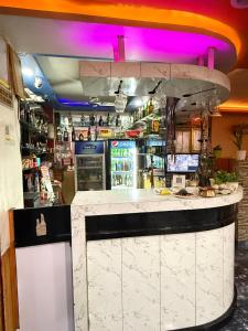 Lounge nebo bar v ubytování Hotel Giggle Coast Restro and Lodge