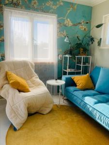 Posezení v ubytování Tower Floor Studio Apartment Tornikorruse stuudiokorter