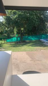 vista su uno skate park con recinzione verde di sierras nuevas a Mendiolaza