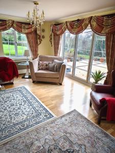 Gallery image of Hidden Paradise in London in Northwood