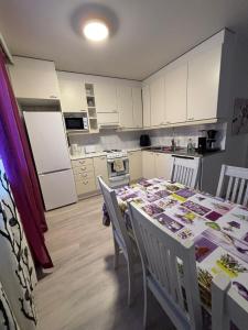 Dapur atau dapur kecil di Matka Mystical Lapland Home