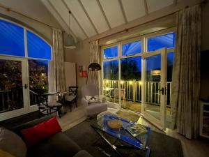 Posezení v ubytování Luxurious studio for two with spectacular views