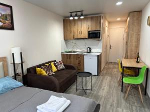 Kuchyň nebo kuchyňský kout v ubytování New Gudauri Loft1 Apartment 435
