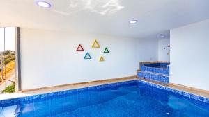 Bazén v ubytování Apartment with Private Pool - 3115 nebo v jeho okolí