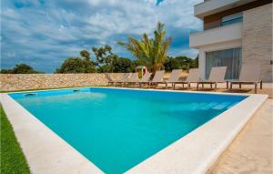 Πισίνα στο ή κοντά στο Pet Friendly Home In Mandre +23 φωτογραφίες
