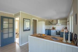 Gallery image of Sundet Lofoten - fjell- og havutsikt in Ramberg