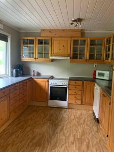 Η κουζίνα ή μικρή κουζίνα στο Big house in amazing Napp, Lofoten +7 φωτογραφίες