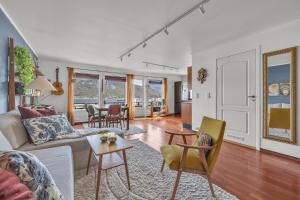 Φωτογραφία από το άλμπουμ του Cosy top-floor apartment σε Tomasjorda +14 φωτογραφίες