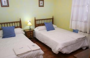 Habitación con 2 camas en La Viña, en Huertas de Pedrotello