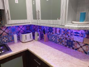 Un baño de Cozy 4-Bedroom Family Getaway 23 fotos más