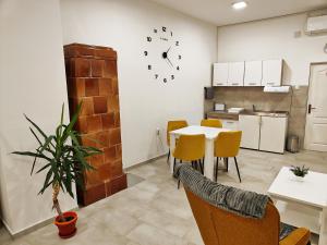 Kuchyň nebo kuchyňský kout v ubytování Apartman Opačić 1