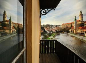 Nespecifikovaný výhled na destinaci Český Krumlov nebo výhled na město při pohledu z hotelu