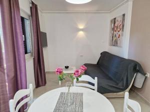 Posezení v ubytování Sunshine Residence Baska 2