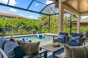 Bassein majutusasutuses Luxury 5BR - Pool Game Room Mini Golf Fire Pit või selle lähedal