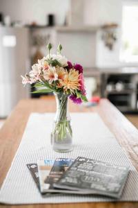 Cucina o angolo cottura di The Pear Orchard Lodge