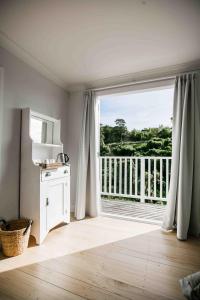 Cucina o angolo cottura di The Pear Orchard Lodge