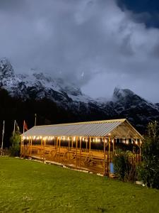 Gallery image of Hotel Vellezrit Guri in Theth +47 photos