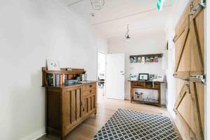 Cucina o angolo cottura di The Pear Orchard Lodge