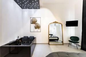TV a/nebo společenská místnost v ubytování Lior Apartment