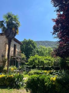 Zahrada ubytování Palacio de los Alvarado en Las Merindades