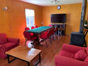 TV a/nebo společenská místnost v ubytování Hostel Los Teros