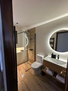 A bathroom at Μελίτη Pelion Luxury Living
