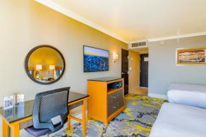 TV a/nebo společenská místnost v ubytování Hotel Lucerna Ciudad Juarez