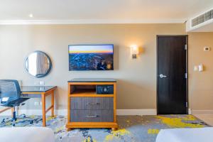 TV a/nebo společenská místnost v ubytování Hotel Lucerna Ciudad Juarez