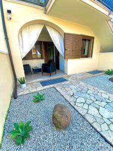 Το κτήριο όπου στεγάζεται  το διαμέρισμα