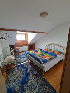 Rúm í herbergi á EAA Vlašić