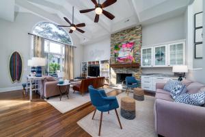 Televiisor ja/või meelelahutuskeskus majutusasutuses 2251 Catesby's Bluff