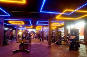 Fitness centrum a/nebo fitness zařízení v ubytování Hotel Universitario