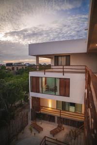 Balkón nebo terasa v ubytování La Familia Casa and Suites