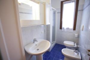 A bathroom at Appartamenti Bilo Sofi