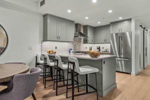 Η κουζίνα ή μικρή κουζίνα στο Spacious 2bed with Hot Tub