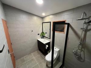 Ένα μπάνιο στο Huelemolle Lodge Pucón +42 φωτογραφίες