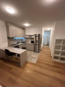 Kuchyň nebo kuchyňský kout v ubytování Krfska Lux by Magenta + 3 fotografie