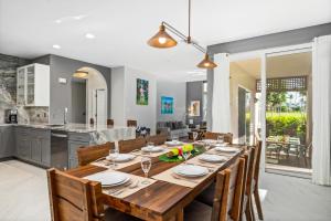 Nhà bếp/bếp nhỏ tại 505 Waikoloa Colony Villas