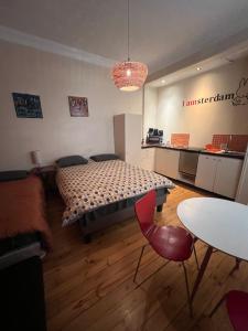 Gallery image of AMSTELHUIS APARTMENTS PROVIDENCIA Santiago Baquedano in Santiago